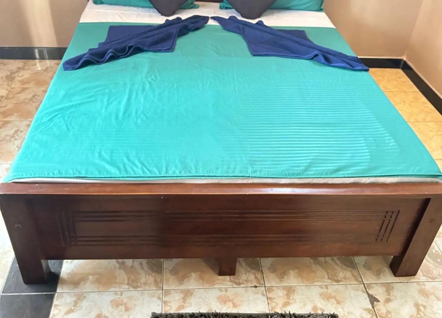 Christine Villa Negombo